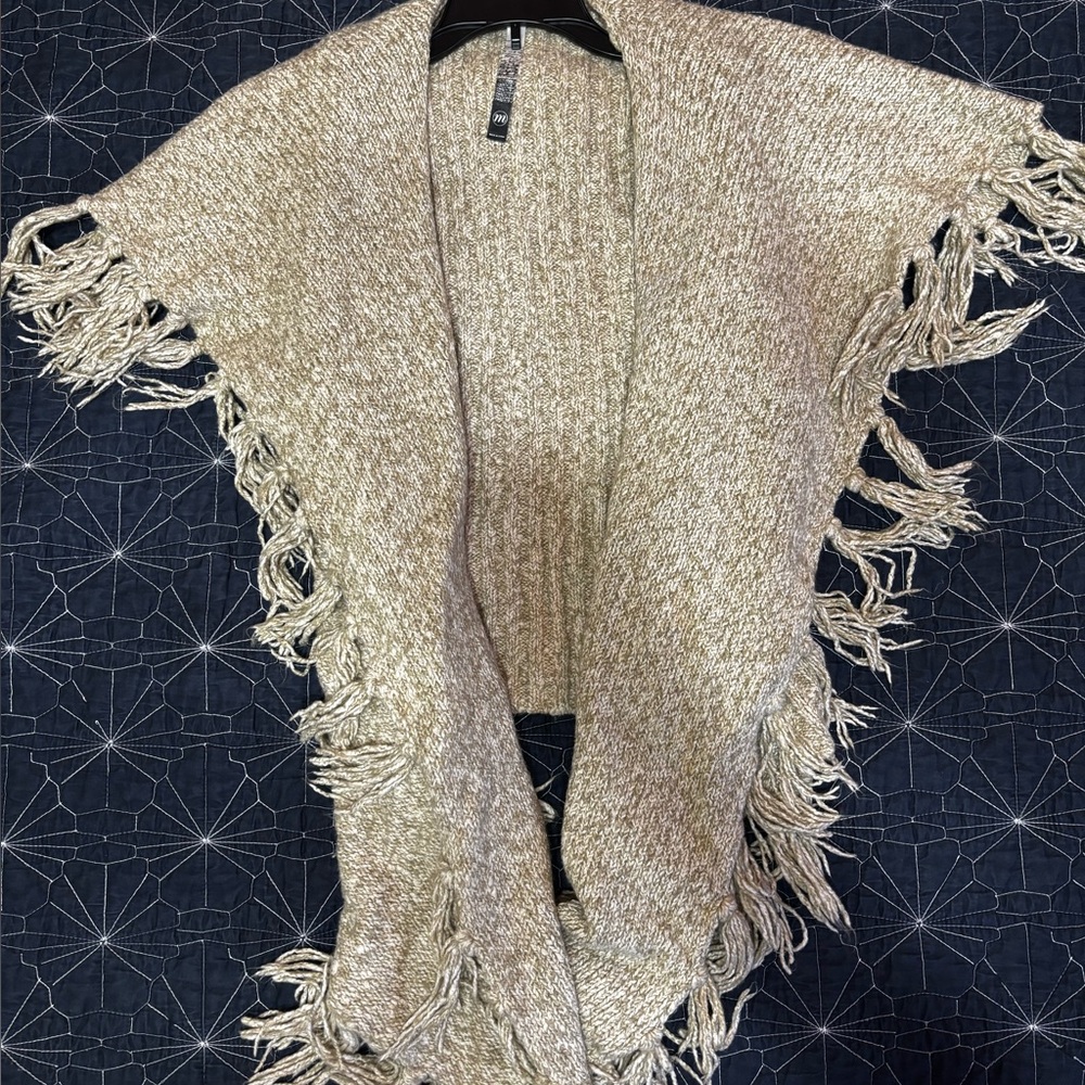 Fringed sleeveless knit cardigan